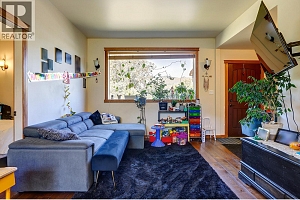 6226 Okanagan Avenue - Photo 8