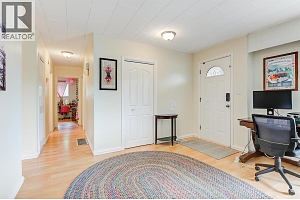 184 Snowsell Street N - Photo 20