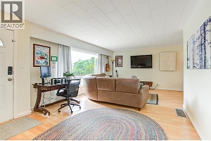 184 Snowsell Street N - Photo 3