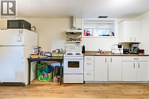 184 Snowsell Street N - Photo 33