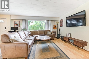 184 Snowsell Street N - Photo 4