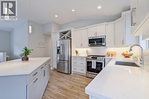 2582 Paramount Drive - Photo 5