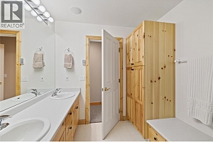 5946 Snow Pines Crescent Unit# A - Photo 27