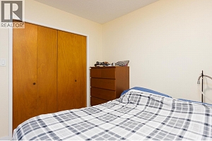 255 Holbrook Road W - Photo 36