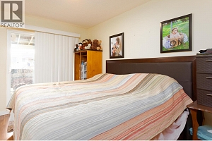 255 Holbrook Road W - Photo 37