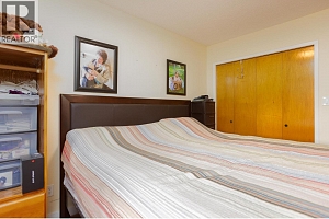 255 Holbrook Road W - Photo 38