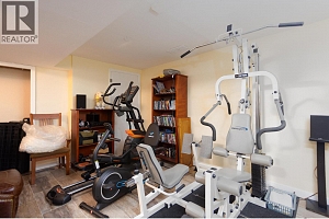 255 Holbrook Road W - Photo 58