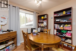 255 Holbrook Road W - Photo 8