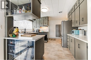 1879 Jennens Road - Photo 32