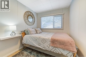 1879 Jennens Road - Photo 36