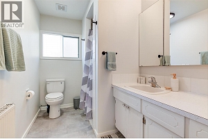 1879 Jennens Road - Photo 41