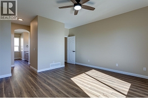 1084 Aurora Heights - Photo 19