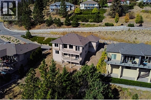 1084 Aurora Heights - Photo 39