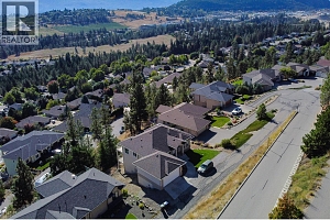 1084 Aurora Heights - Photo 41