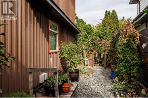 582 Radant Road - Photo 14