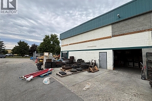 921 & 1021 Waddington Drive - Photo 11