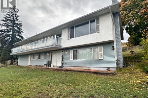 7910 Lakeview Drive - Photo 2