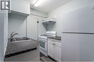 1415 Highland Drive S - Photo 32