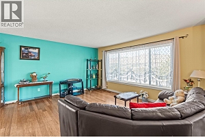 3804 22 Avenue - Photo 5