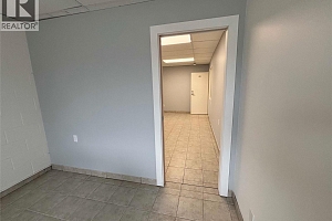 2810 48 Avenue Unit# C - Photo 3