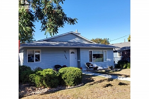 1700 30 Street - Photo 2