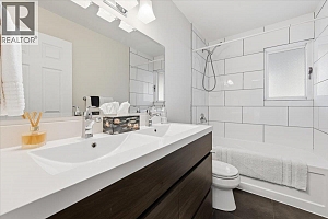 1700 30 Street - Photo 20