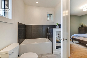 738 Highpointe Drive - Photo 40