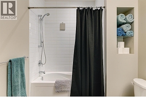 738 Highpointe Drive - Photo 53