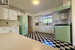 1738 Smithson Drive - Photo 10