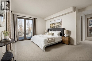 5560 Lakeshore Road - Photo 17