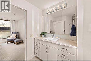 5560 Lakeshore Road - Photo 32