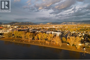 3430 Silverberry Road - Photo 33