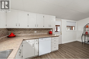 836 Cawston Avenue - Photo 16