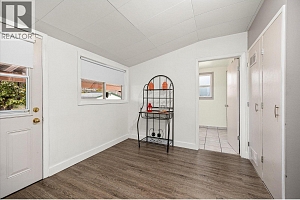 836 Cawston Avenue - Photo 17