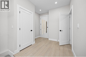 1675 HARBOUR VIEW Crescent - Photo 11