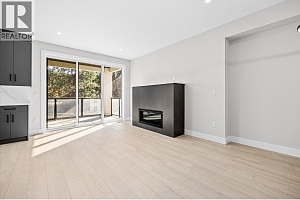 1675 HARBOUR VIEW Crescent - Photo 12