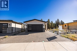 1675 HARBOUR VIEW Crescent - Photo 2