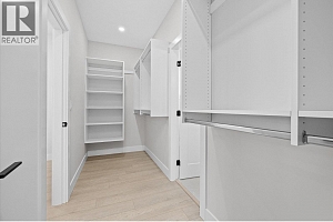 1675 HARBOUR VIEW Crescent - Photo 24