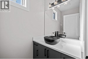 1675 HARBOUR VIEW Crescent - Photo 27