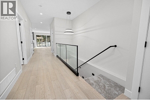 1675 HARBOUR VIEW Crescent - Photo 29