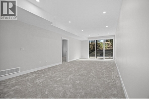 1675 HARBOUR VIEW Crescent - Photo 32