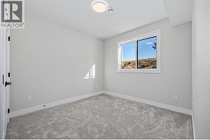 1675 HARBOUR VIEW Crescent - Photo 33