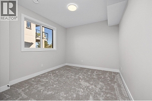 1675 HARBOUR VIEW Crescent - Photo 34