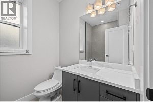 1675 HARBOUR VIEW Crescent - Photo 35