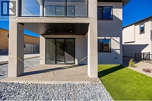 1675 HARBOUR VIEW Crescent - Photo 41