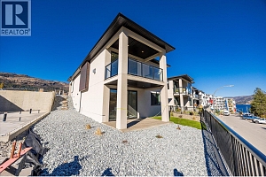 1675 HARBOUR VIEW Crescent - Photo 42