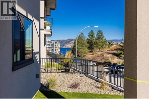 1675 HARBOUR VIEW Crescent - Photo 45