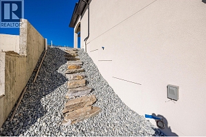 1675 HARBOUR VIEW Crescent - Photo 46