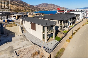 1675 HARBOUR VIEW Crescent - Photo 57