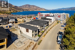 1675 HARBOUR VIEW Crescent - Photo 58